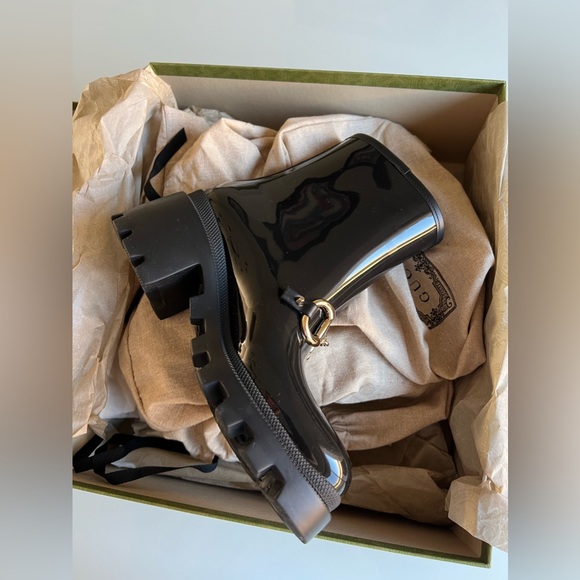 GUCCI WOMENS SHOES/Women’s ankle boot with Horsebit/Size 37/Black rubber - Picture 6 of 8